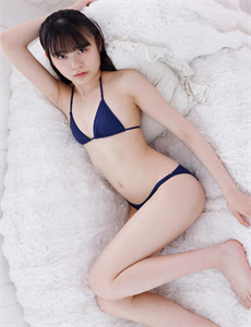 《痴汉电车系列-欧美XXXX三人交性A片》