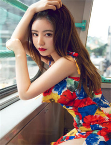 《扒开美女视频网站动漫-女王招脚奴》